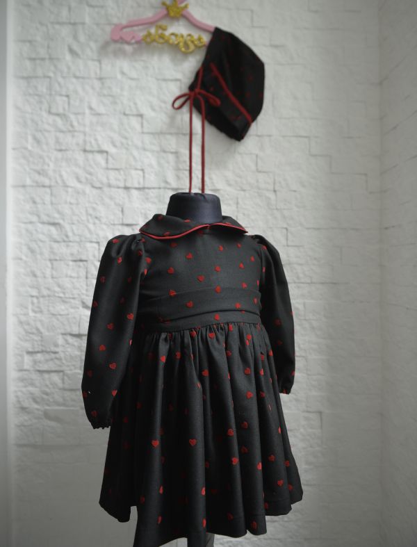 Black dress with red hearts + bonnet